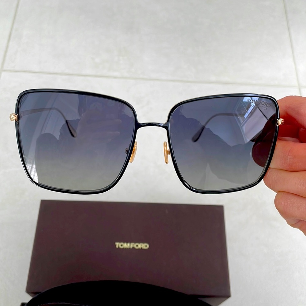 Brand new Tom ford Heather 60mm square sunglasses